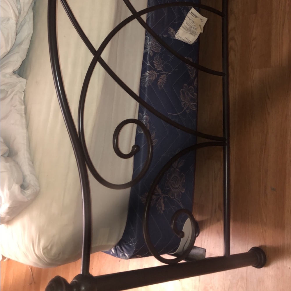 Bed frame - Picture 2 of 2
